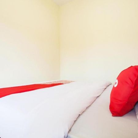 Oyo 2361 Hotel Winston Glugur Ngoại thất bức ảnh