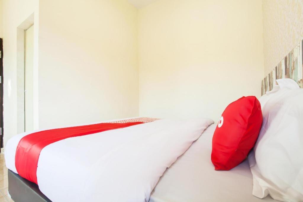 Oyo 2361 Hotel Winston Glugur Ngoại thất bức ảnh