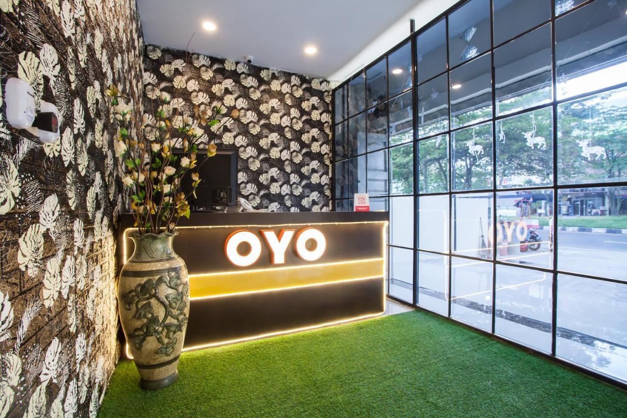 Oyo 2361 Hotel Winston Glugur Ngoại thất bức ảnh