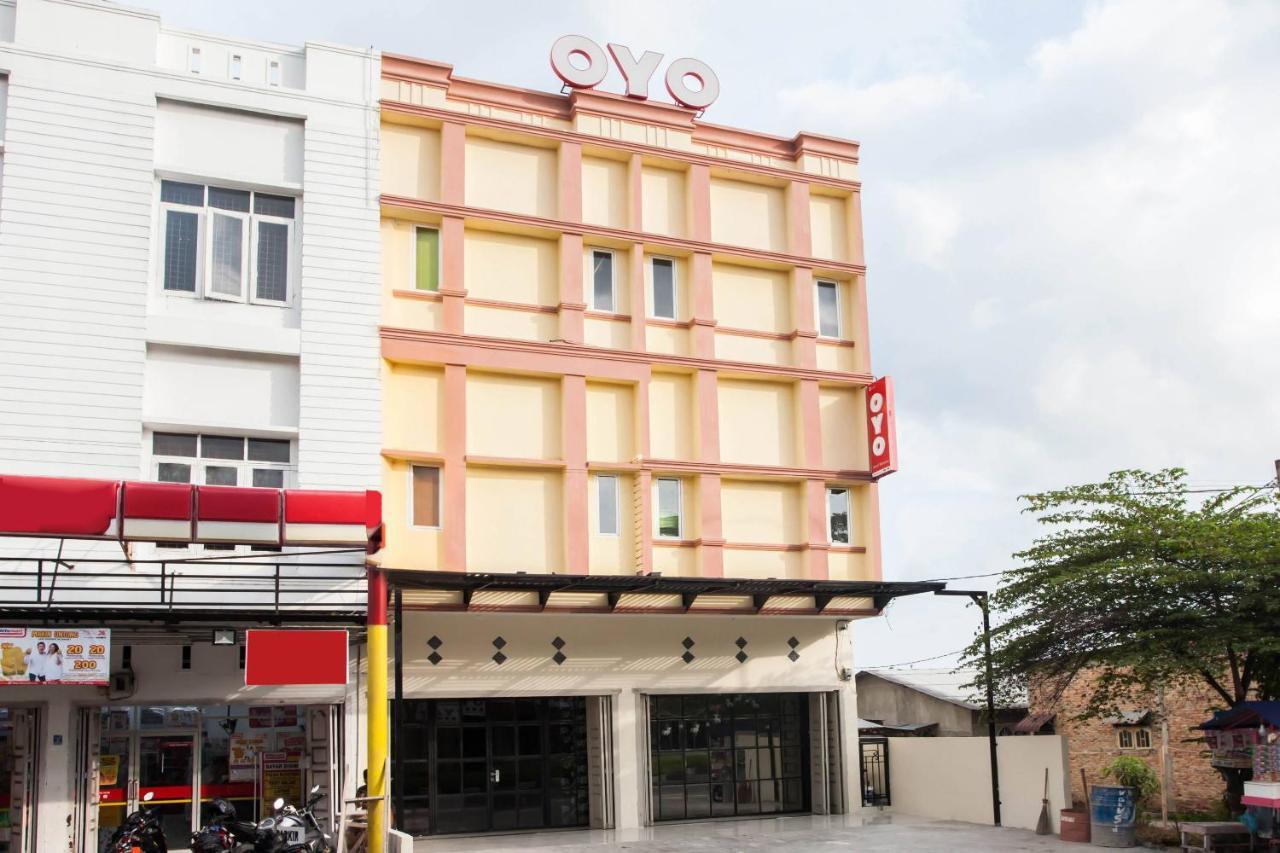 Oyo 2361 Hotel Winston Glugur Ngoại thất bức ảnh