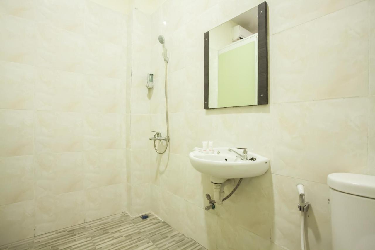 Oyo 2361 Hotel Winston Glugur Ngoại thất bức ảnh