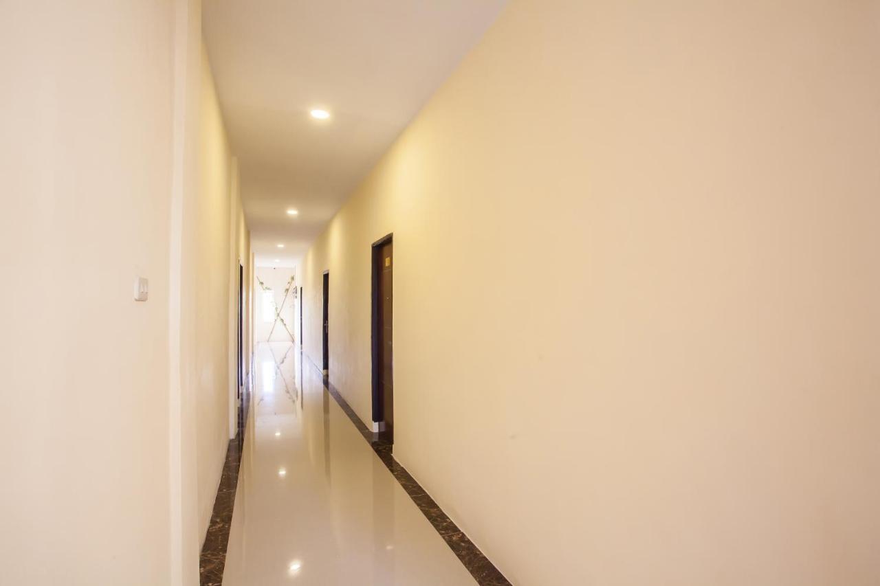 Oyo 2361 Hotel Winston Glugur Ngoại thất bức ảnh